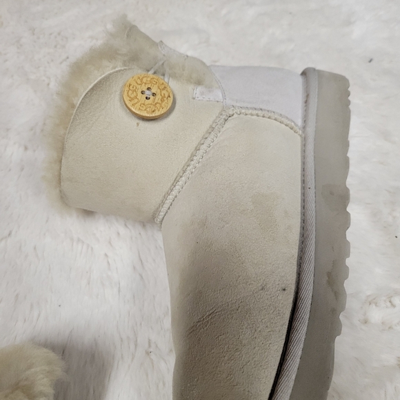 Ugg Australia Sand stone Mini Bailey Button Ugg Boot Size 8 - Picture 4 of 8